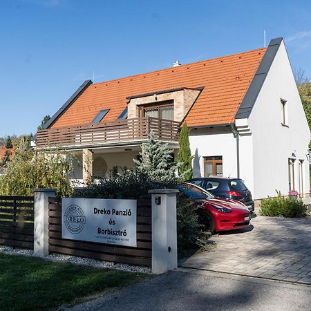 Dreko Panzio & Borbisztro Bed & Breakfast Gyorujbarat Bagian luar foto