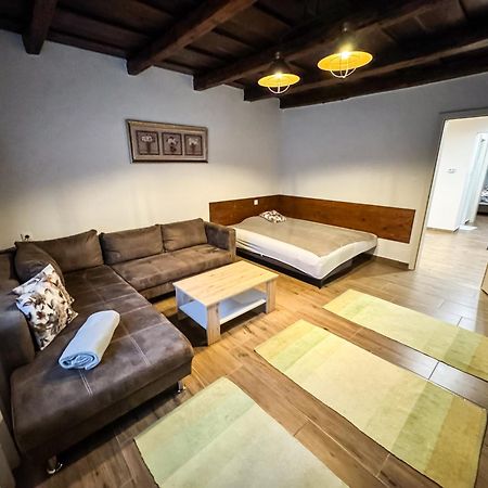 Dreko Panzio & Borbisztro Bed & Breakfast Gyorujbarat Bagian luar foto