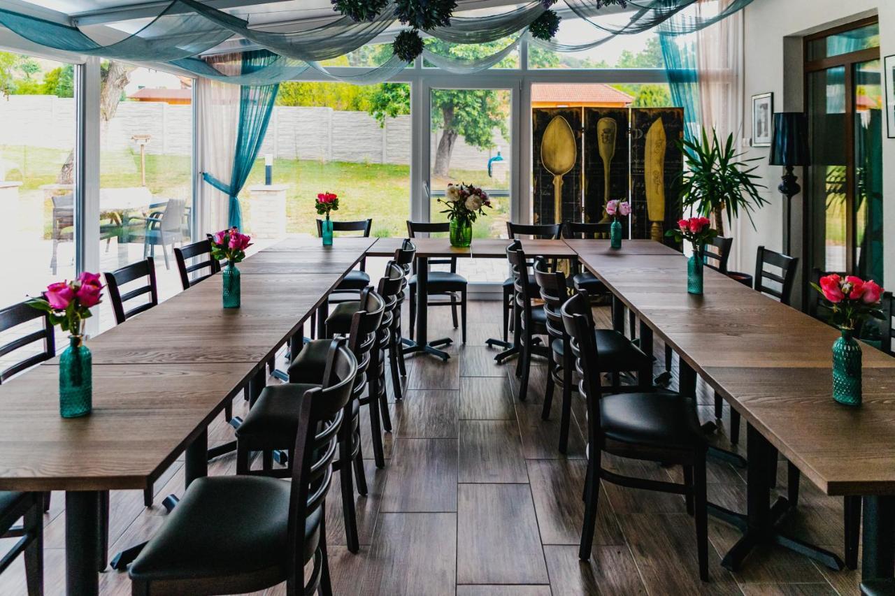 Dreko Panzio & Borbisztro Bed & Breakfast Gyorujbarat Bagian luar foto