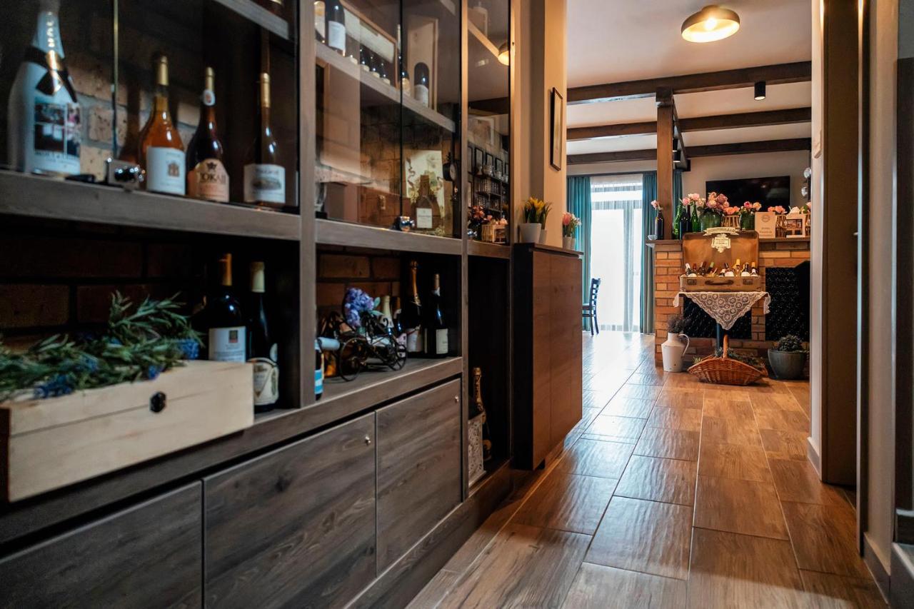 Dreko Panzio & Borbisztro Bed & Breakfast Gyorujbarat Bagian luar foto