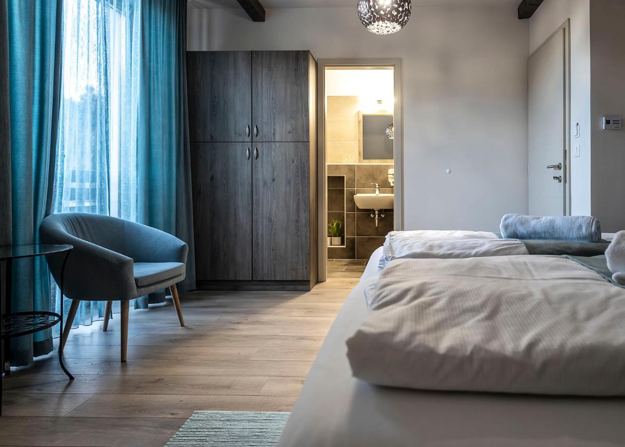 Dreko Panzio & Borbisztro Bed & Breakfast Gyorujbarat Bagian luar foto