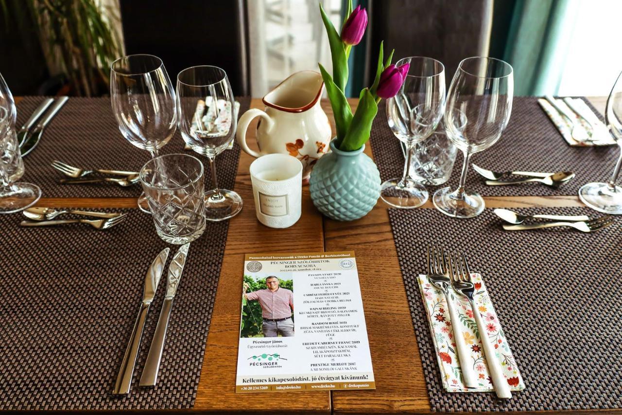 Dreko Panzio & Borbisztro Bed & Breakfast Gyorujbarat Bagian luar foto