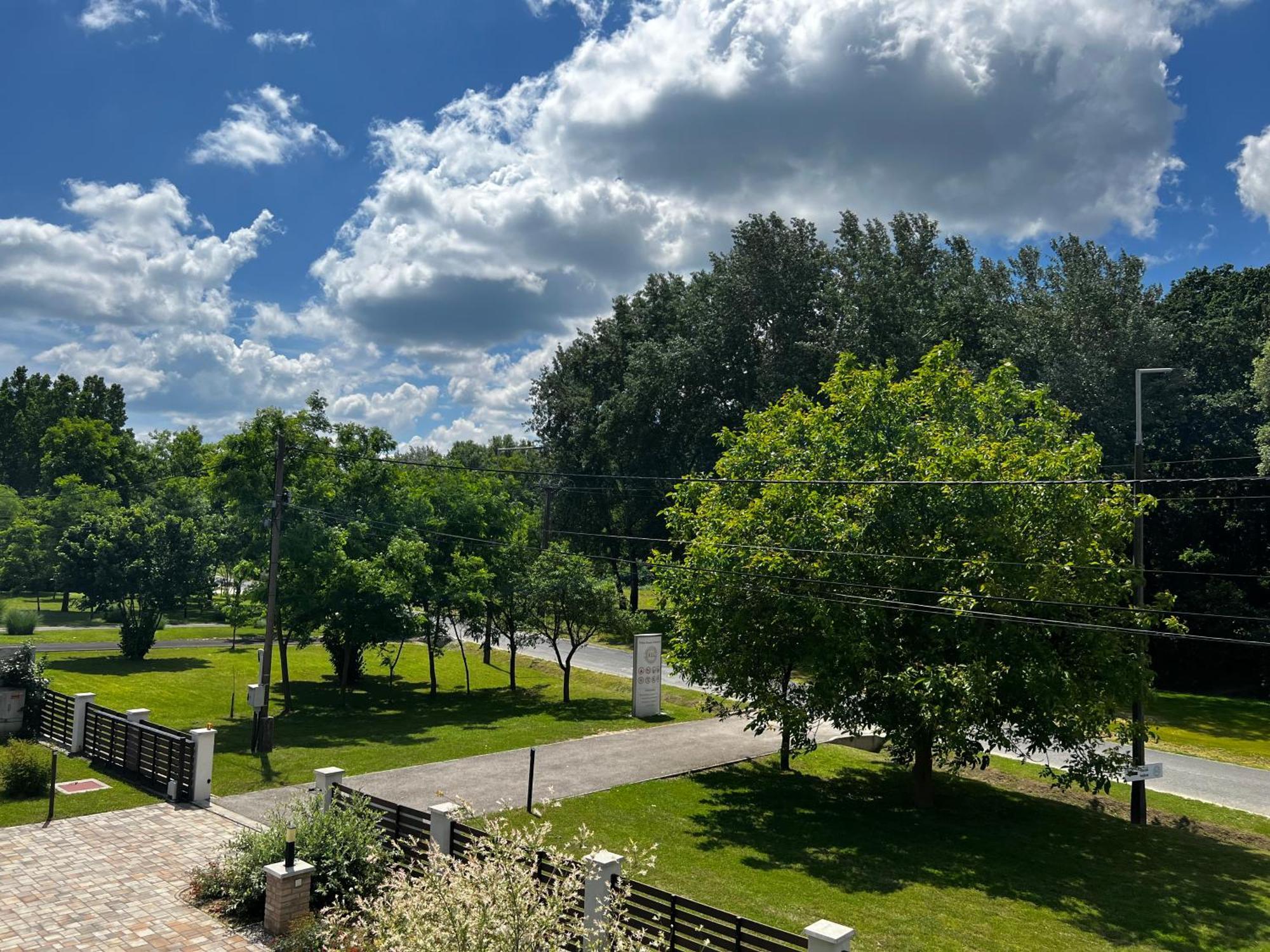 Dreko Panzio & Borbisztro Bed & Breakfast Gyorujbarat Bagian luar foto