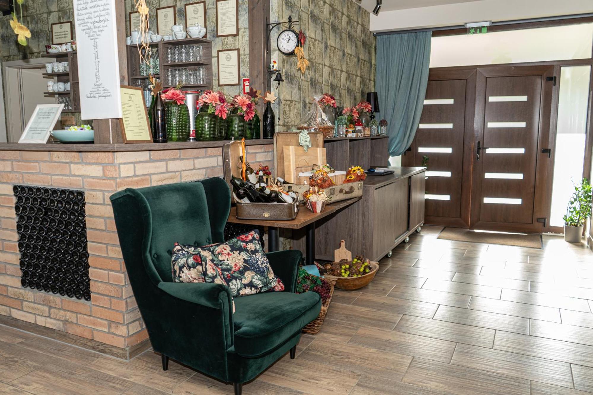 Dreko Panzio & Borbisztro Bed & Breakfast Gyorujbarat Bagian luar foto