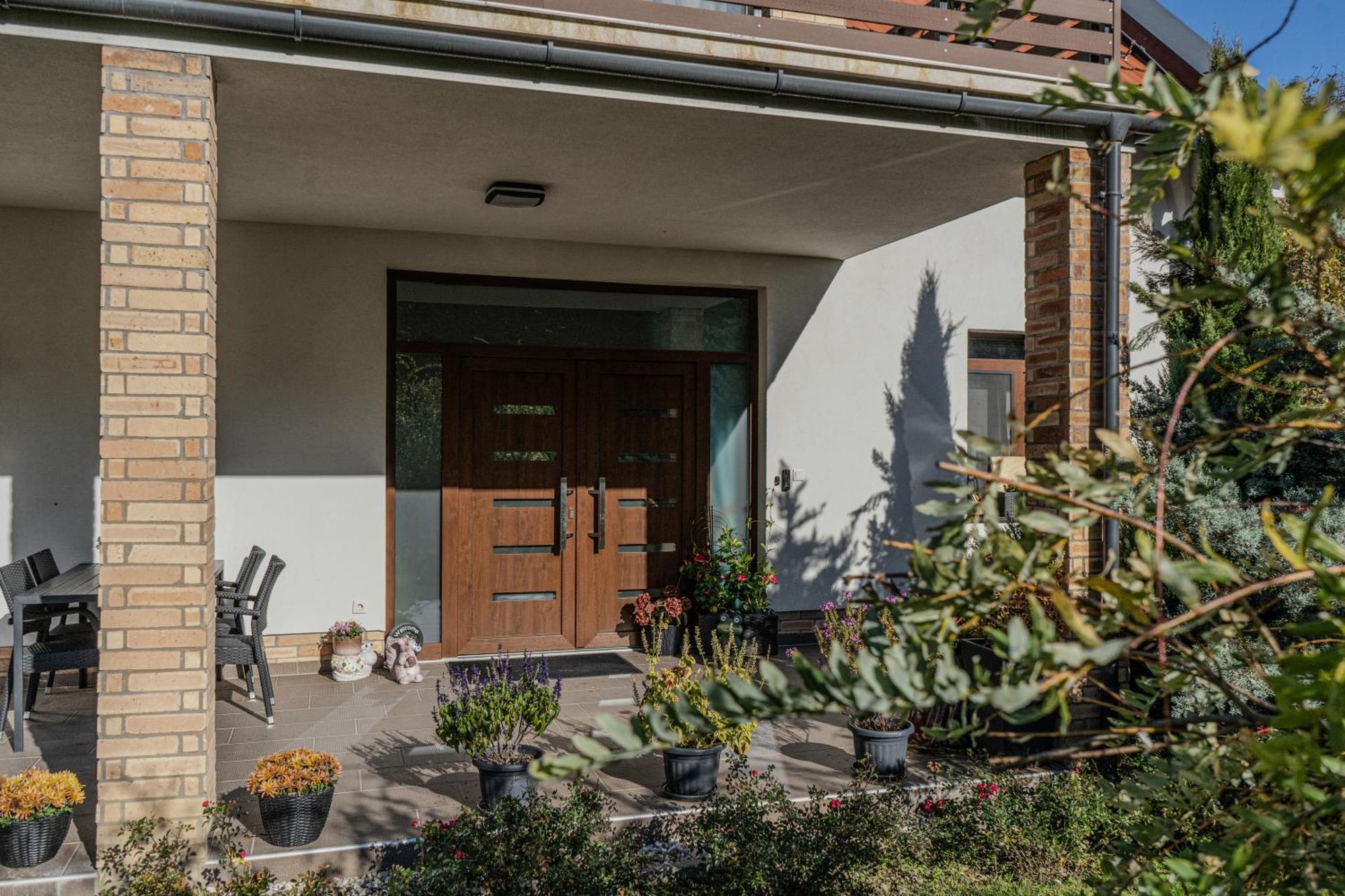 Dreko Panzio & Borbisztro Bed & Breakfast Gyorujbarat Bagian luar foto