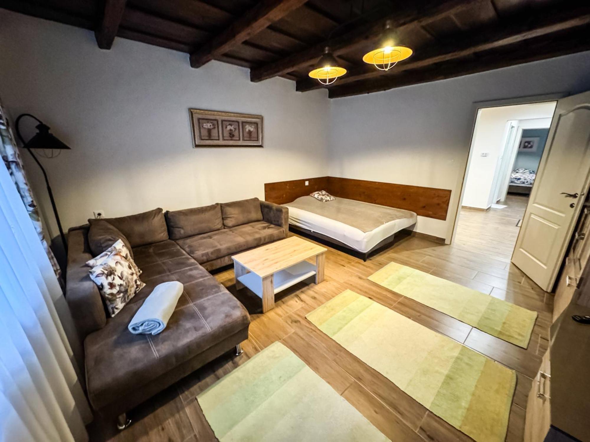 Dreko Panzio & Borbisztro Bed & Breakfast Gyorujbarat Bagian luar foto