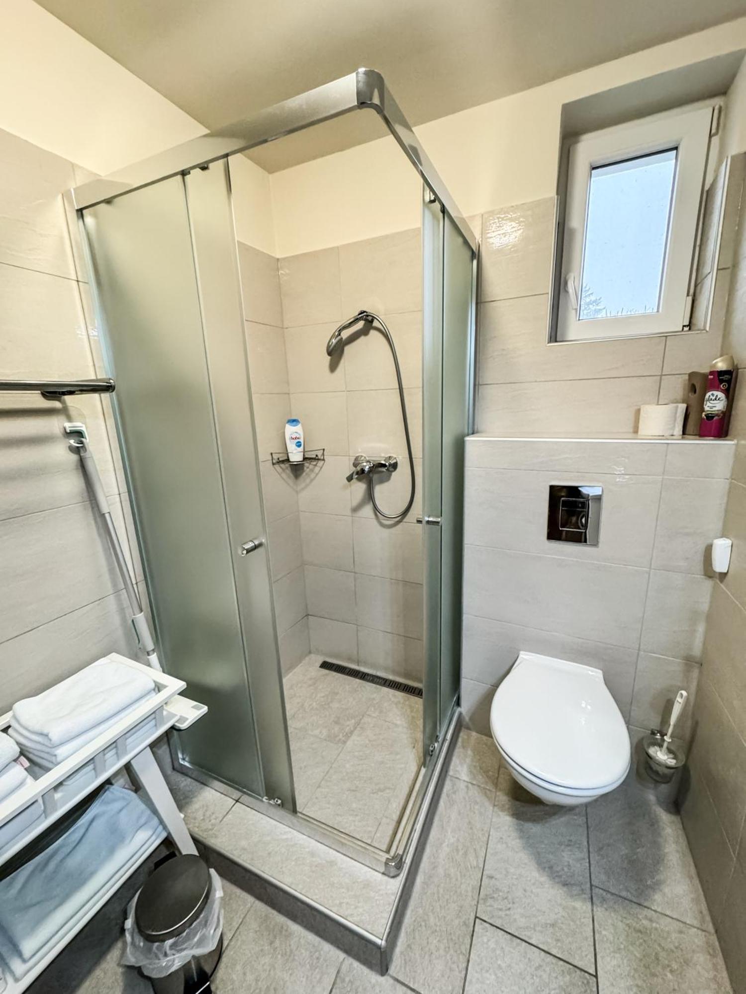 Dreko Panzio & Borbisztro Bed & Breakfast Gyorujbarat Bagian luar foto