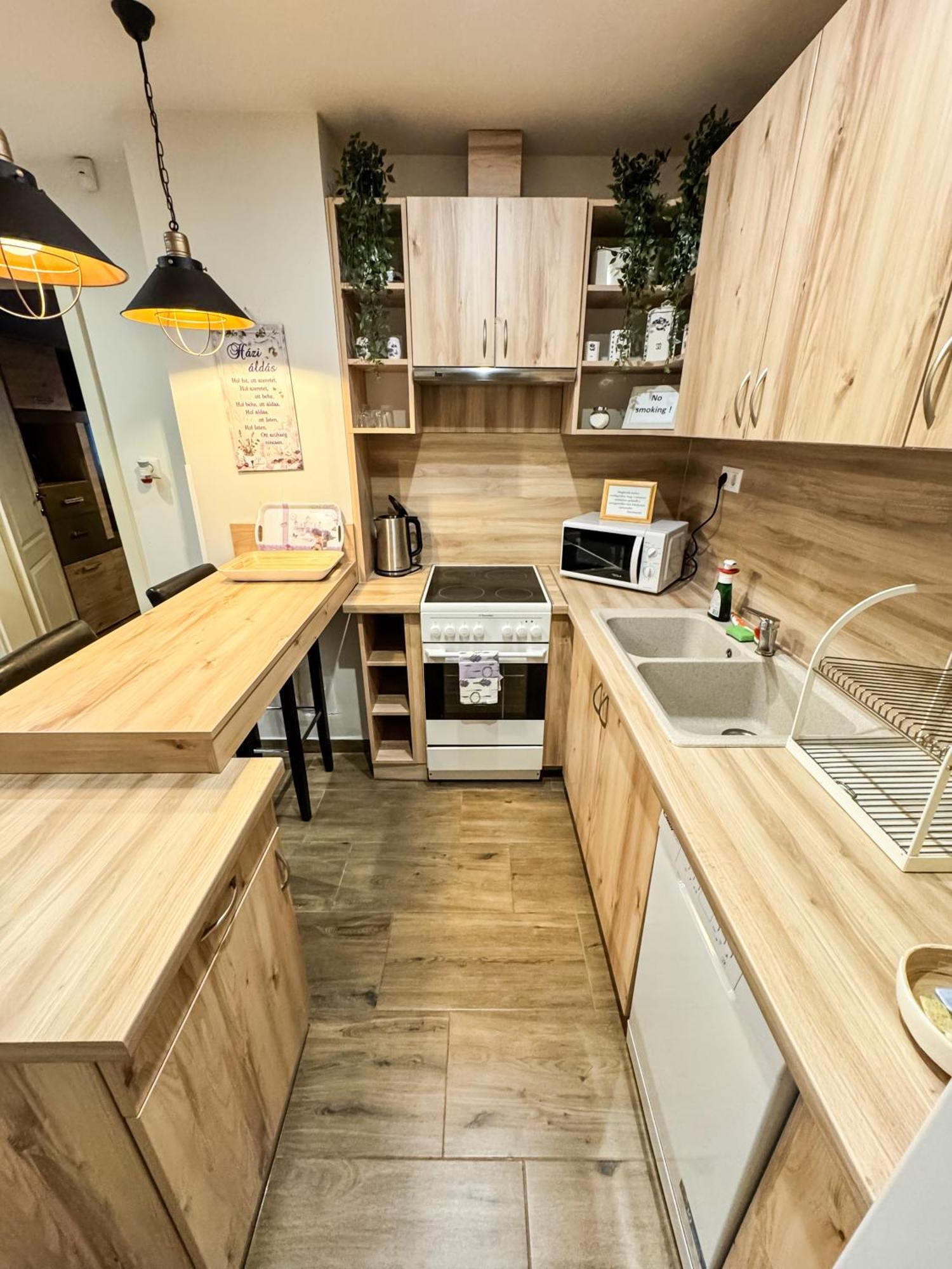 Dreko Panzio & Borbisztro Bed & Breakfast Gyorujbarat Bagian luar foto
